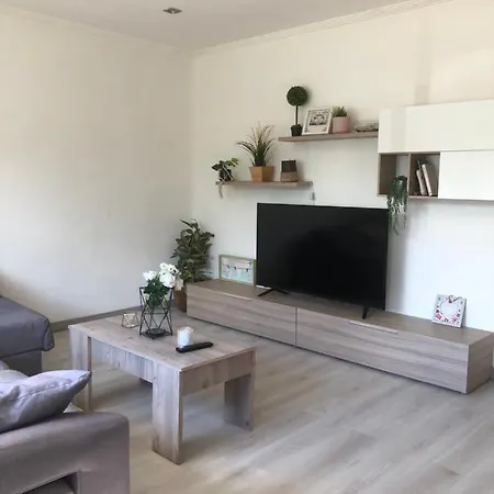 Vivienda amplia y luminosa a escasos metros de la playa de Cangas. Exterior foto