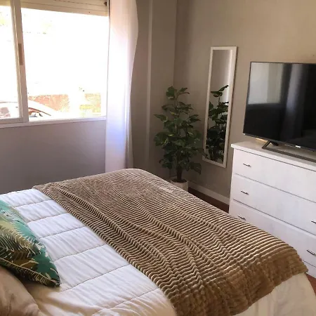 Vivienda amplia y luminosa a escasos metros de la playa de Cangas. Exterior foto