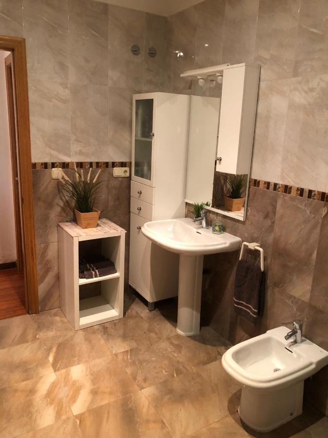 Vivienda Amplia Y Luminosa A Escasos Metros De La Playa De Cangas. Appartement Cangas