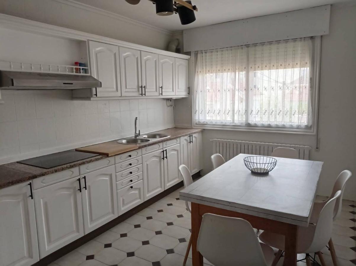 Vivienda Amplia Y Luminosa A Escasos Metros De La Playa De Cangas. Appartement Cangas